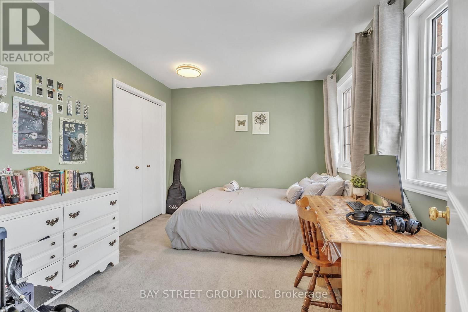 976 GRIFFITH STREET Image 39