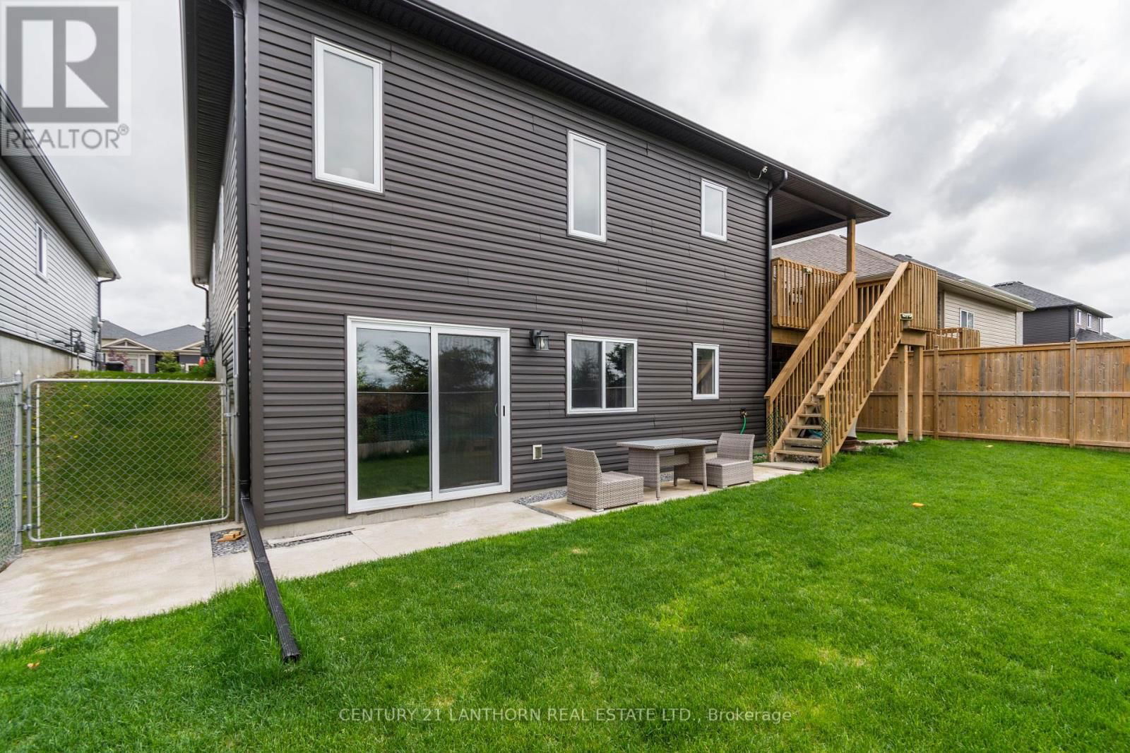 64 REDWOOD DRIVE Image 34