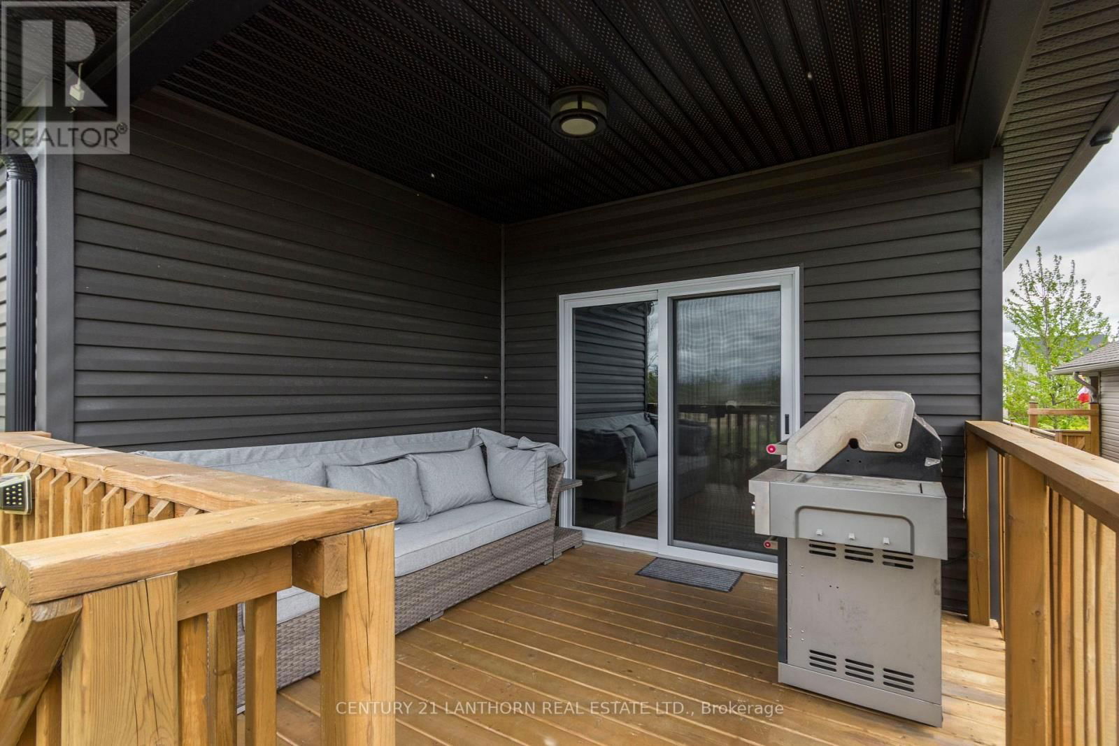 64 REDWOOD DRIVE Image 35