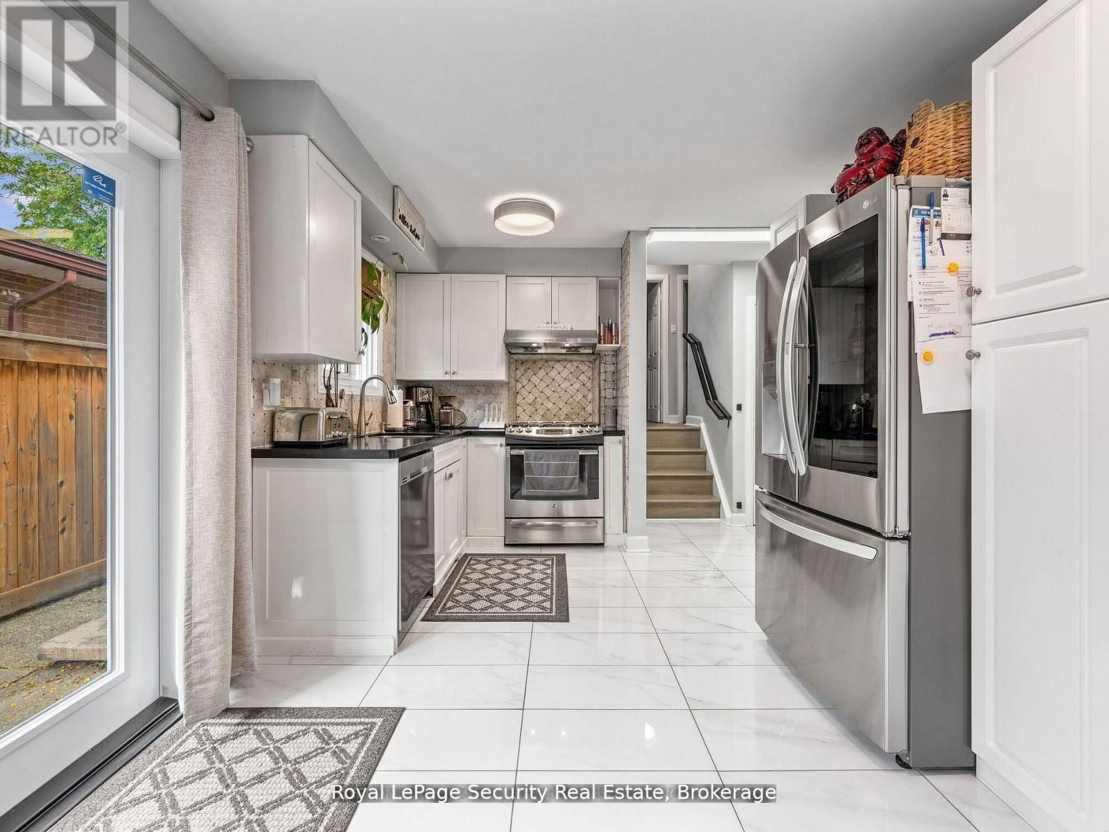 2 MAITLAND AVENUE Image 18