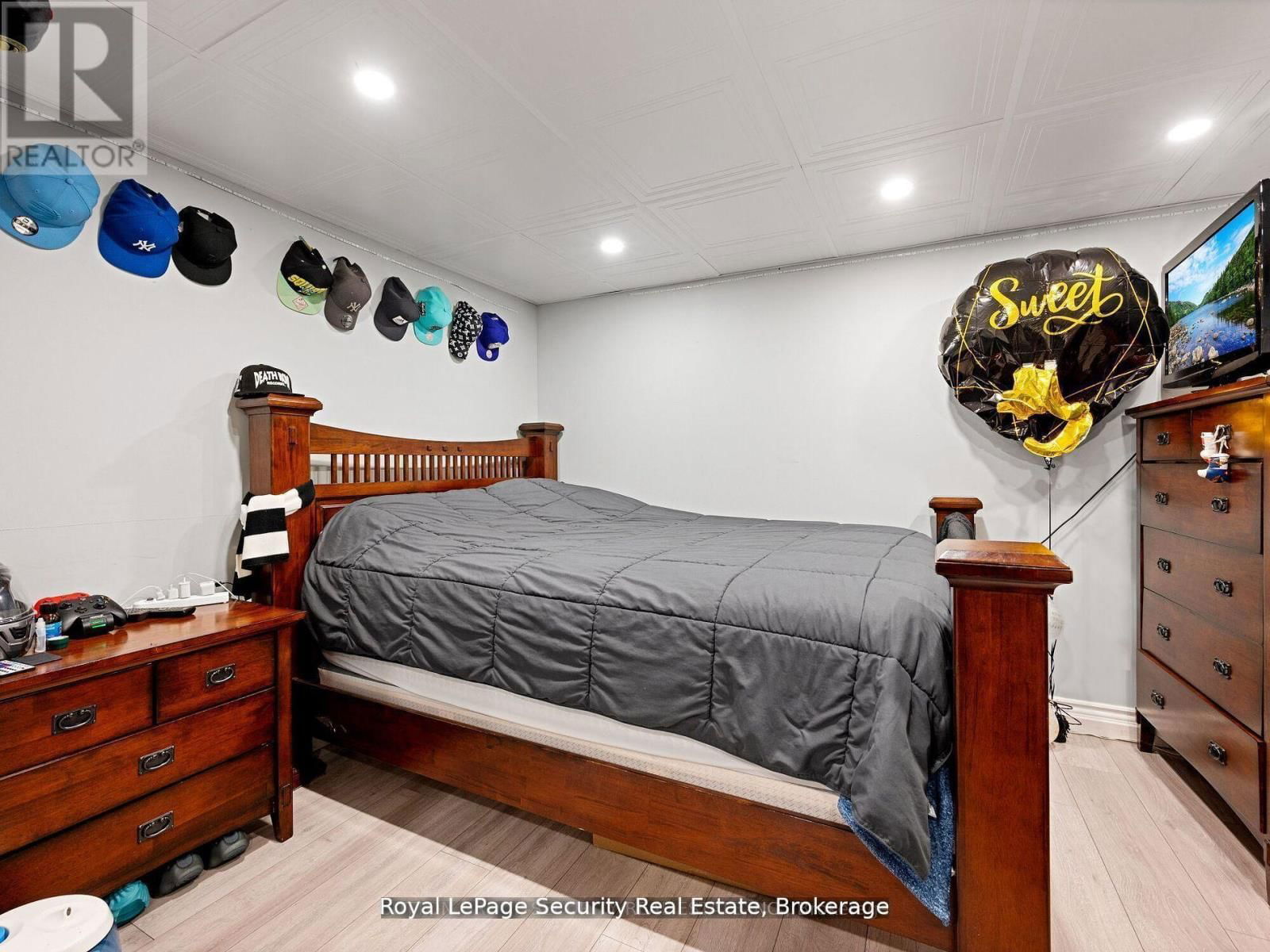 2 MAITLAND AVENUE Image 30