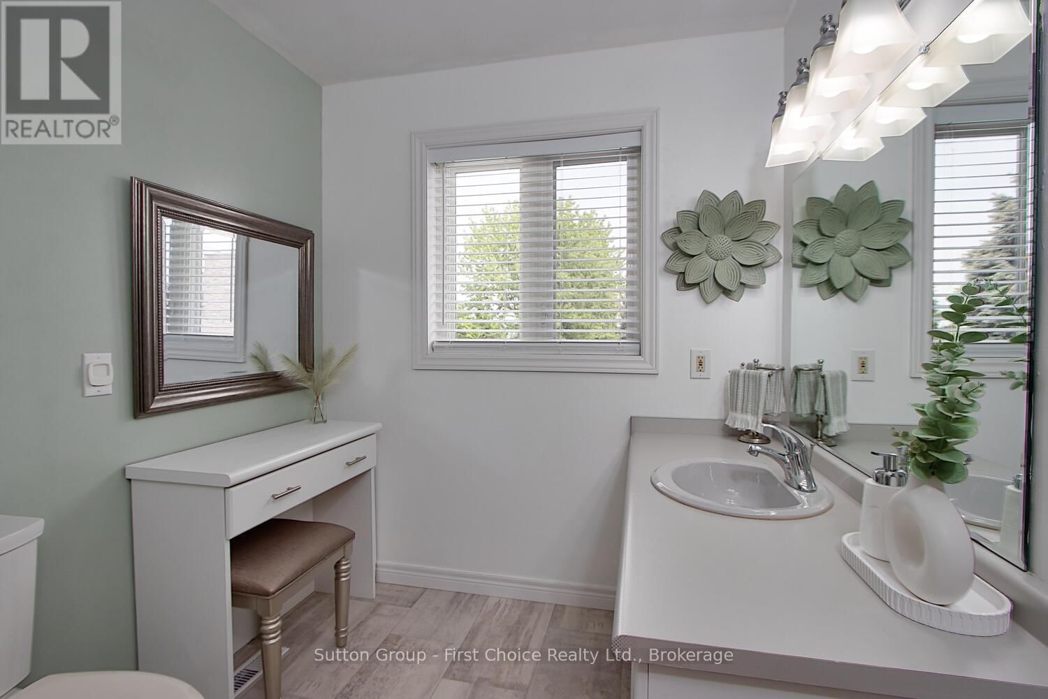 16 BURWELL ROAD Image 27