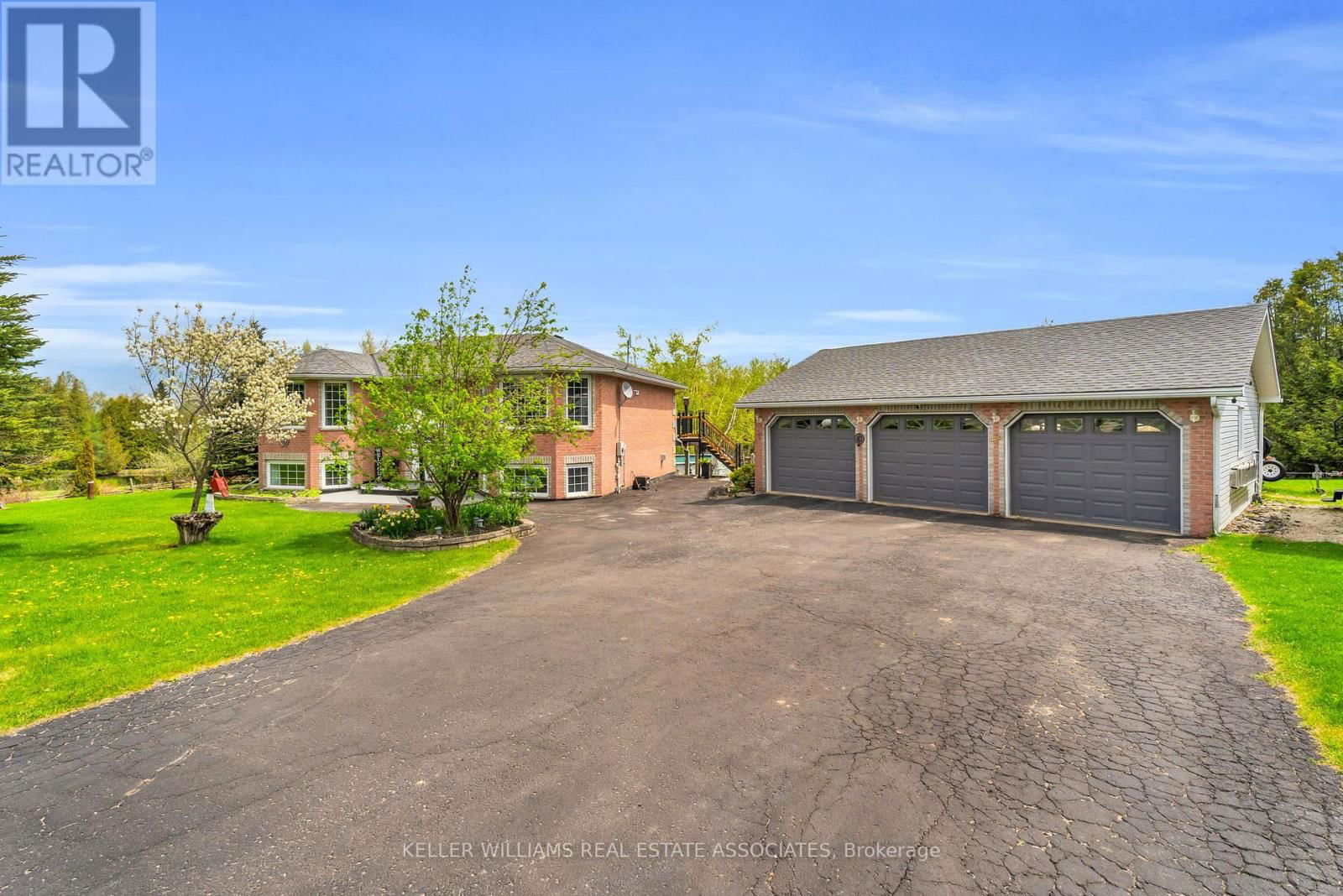 436451 4TH LINE Image 1