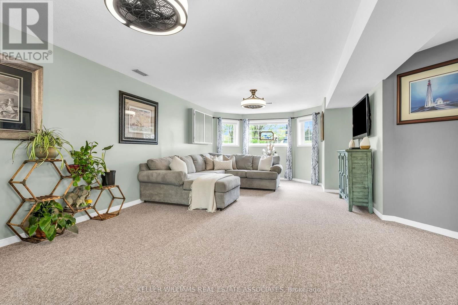 436451 4TH LINE Image 26