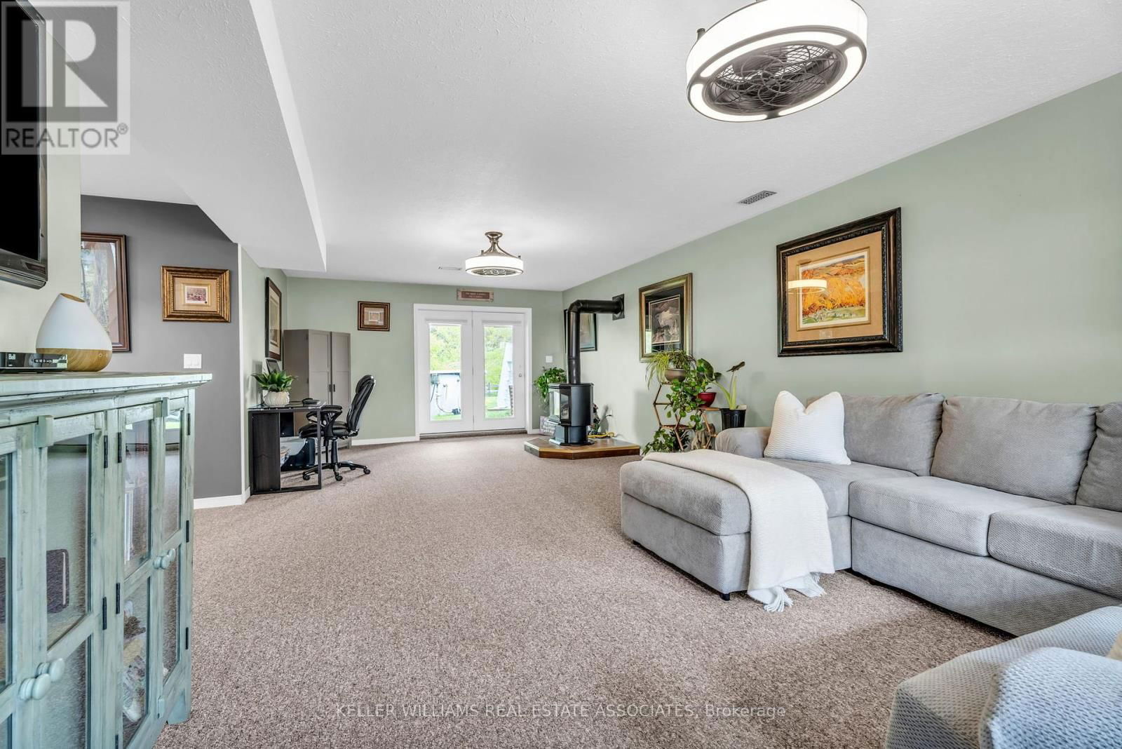 436451 4TH LINE Image 27