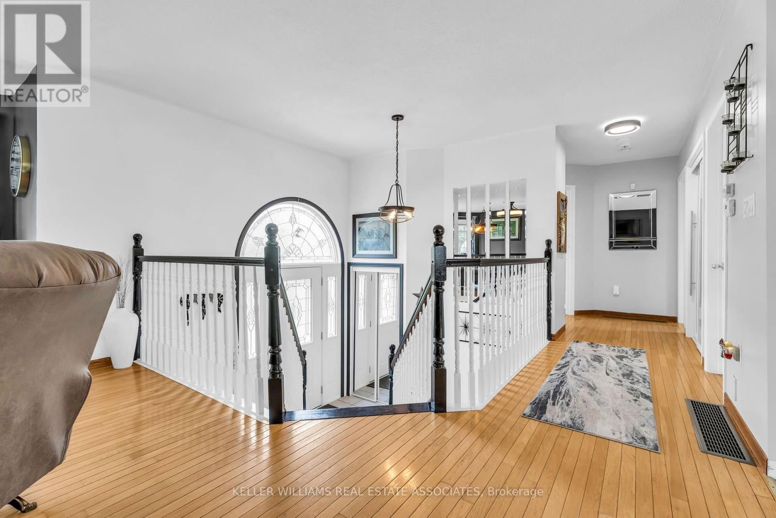 436451 4TH LINE Image 7