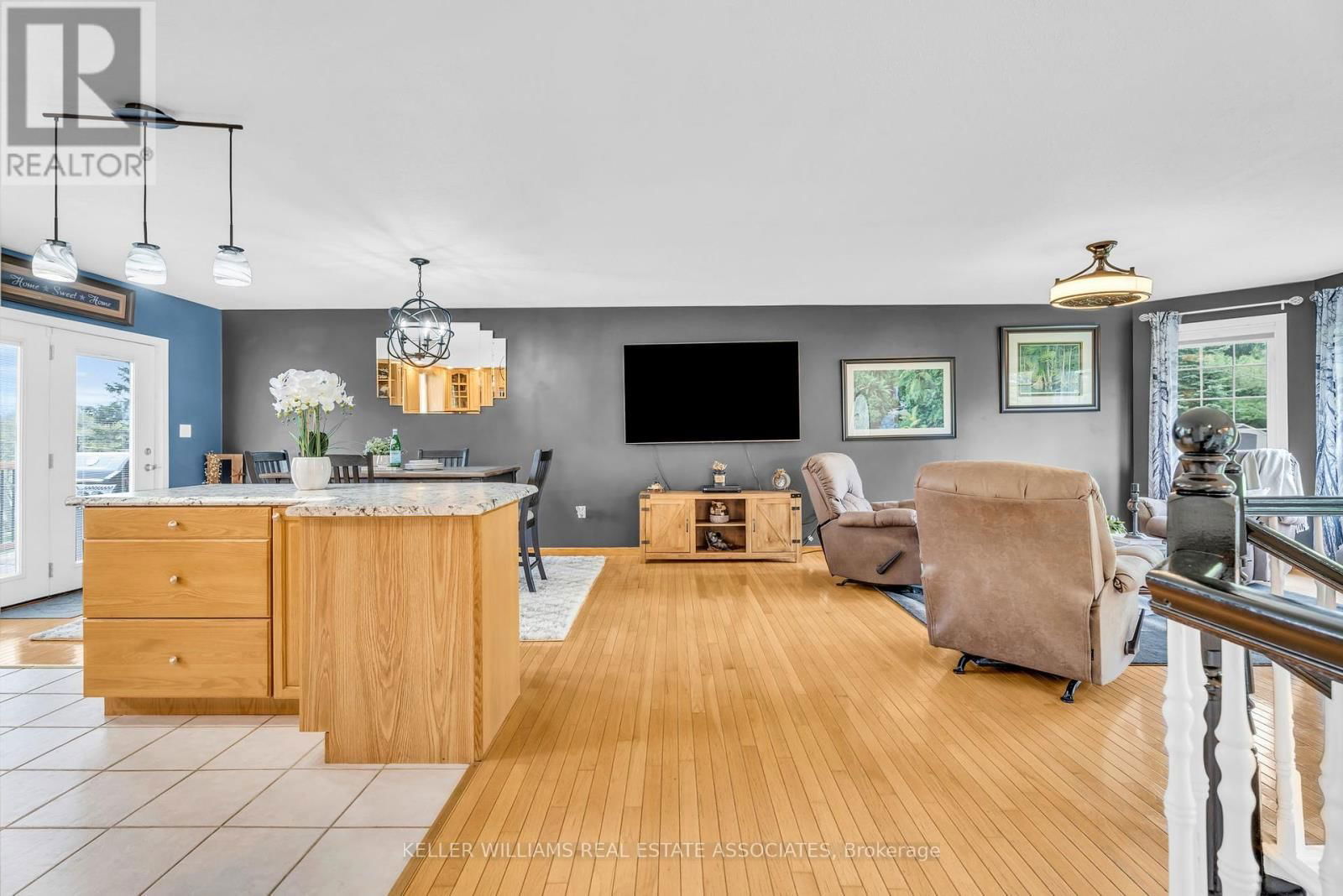 436451 4TH LINE Image 8