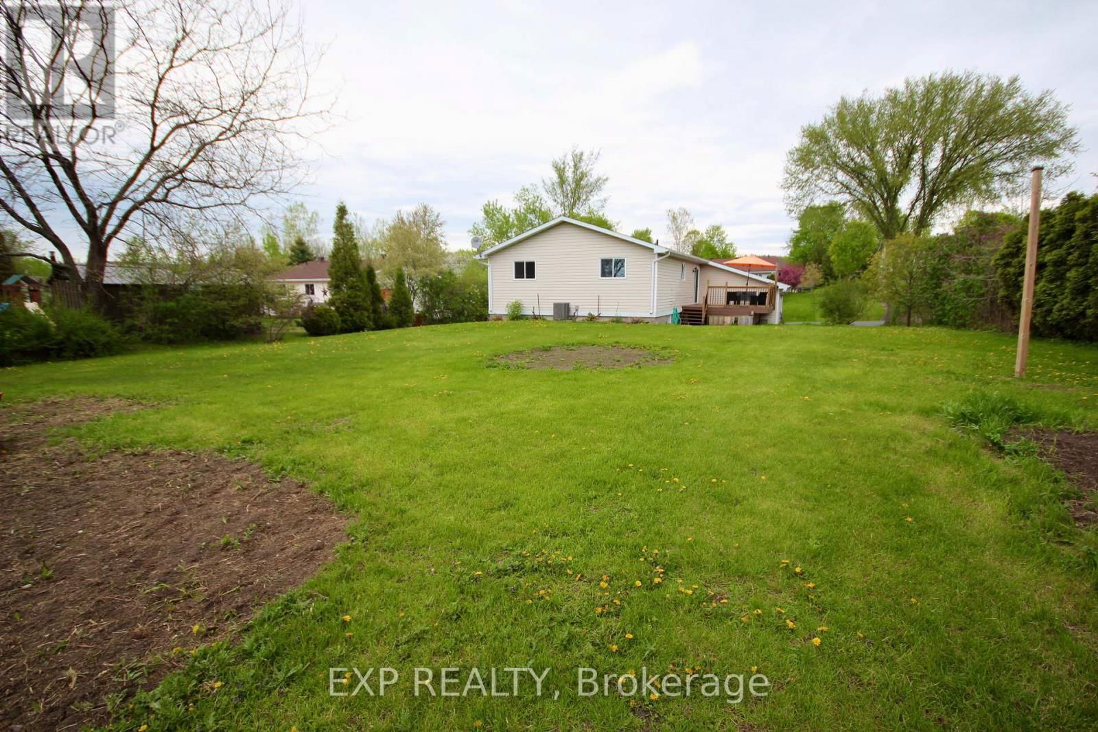 68 COLUMBIA AVENUE Image 26
