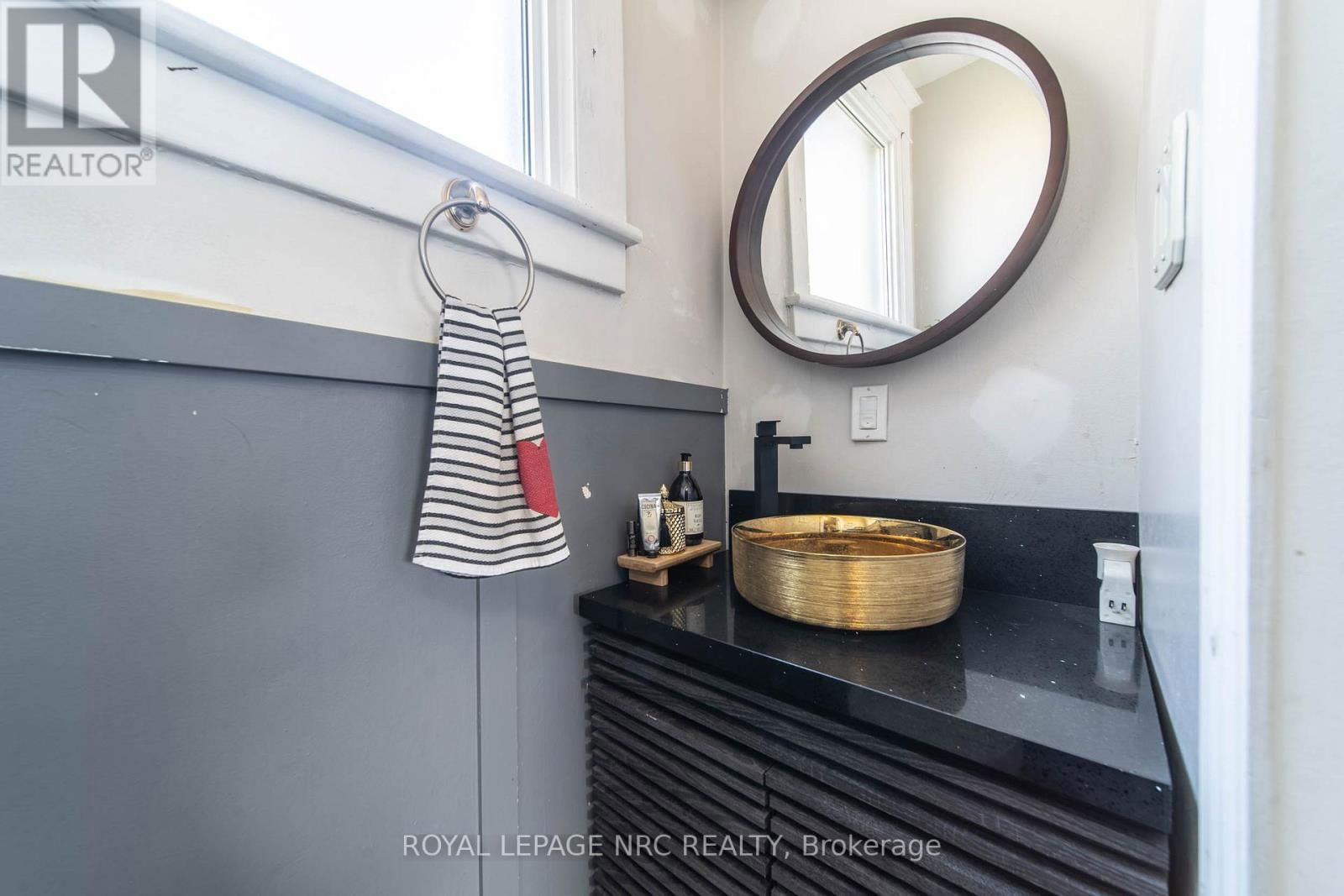 4789 SAINT CLAIR AVENUE Image 11