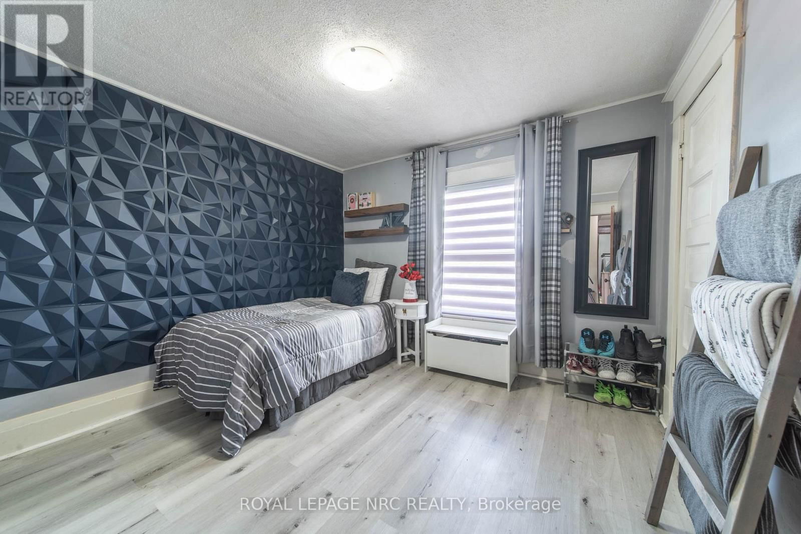 4789 SAINT CLAIR AVENUE Image 18