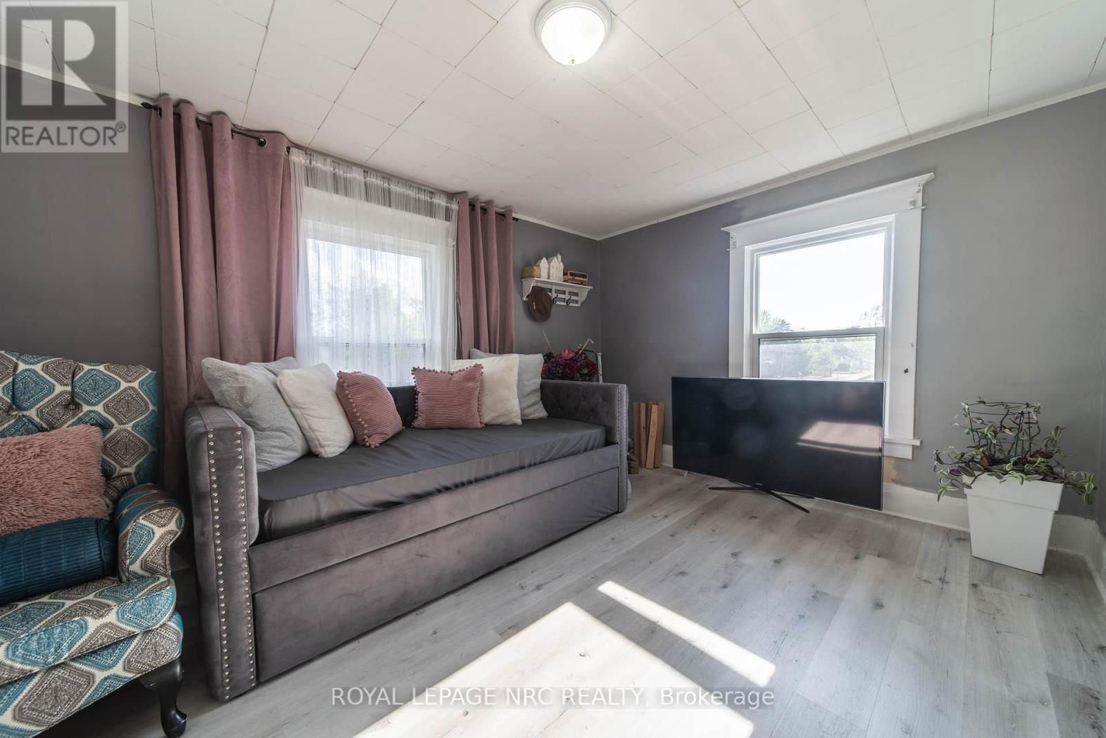 4789 SAINT CLAIR AVENUE Image 22