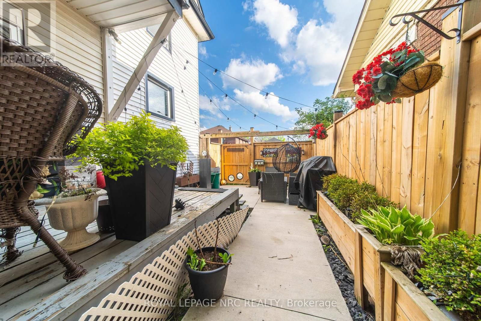 4789 SAINT CLAIR AVENUE Image 23