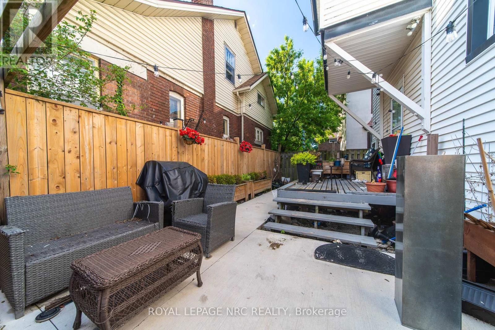 4789 SAINT CLAIR AVENUE Image 24