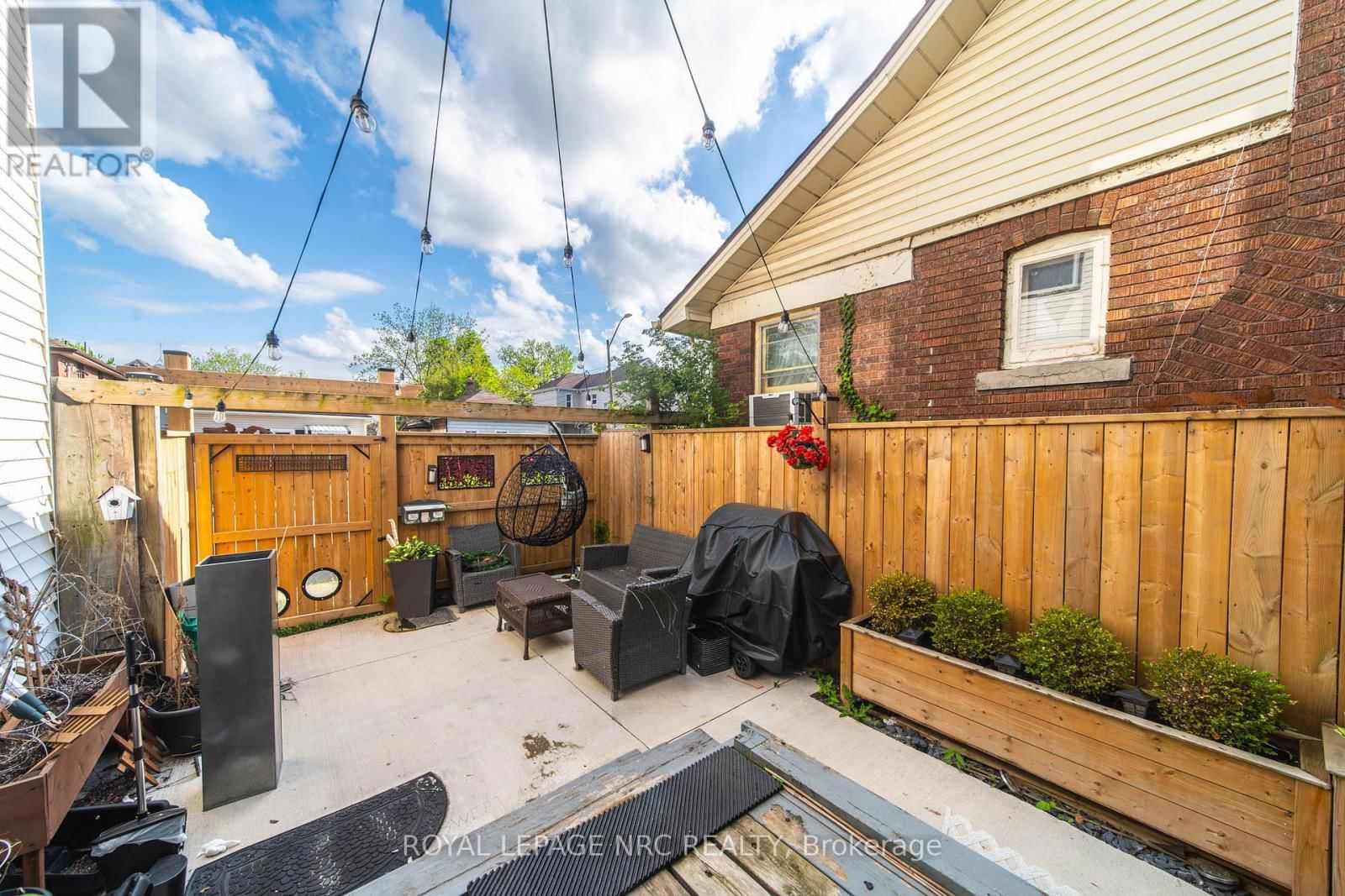 4789 SAINT CLAIR AVENUE Image 25