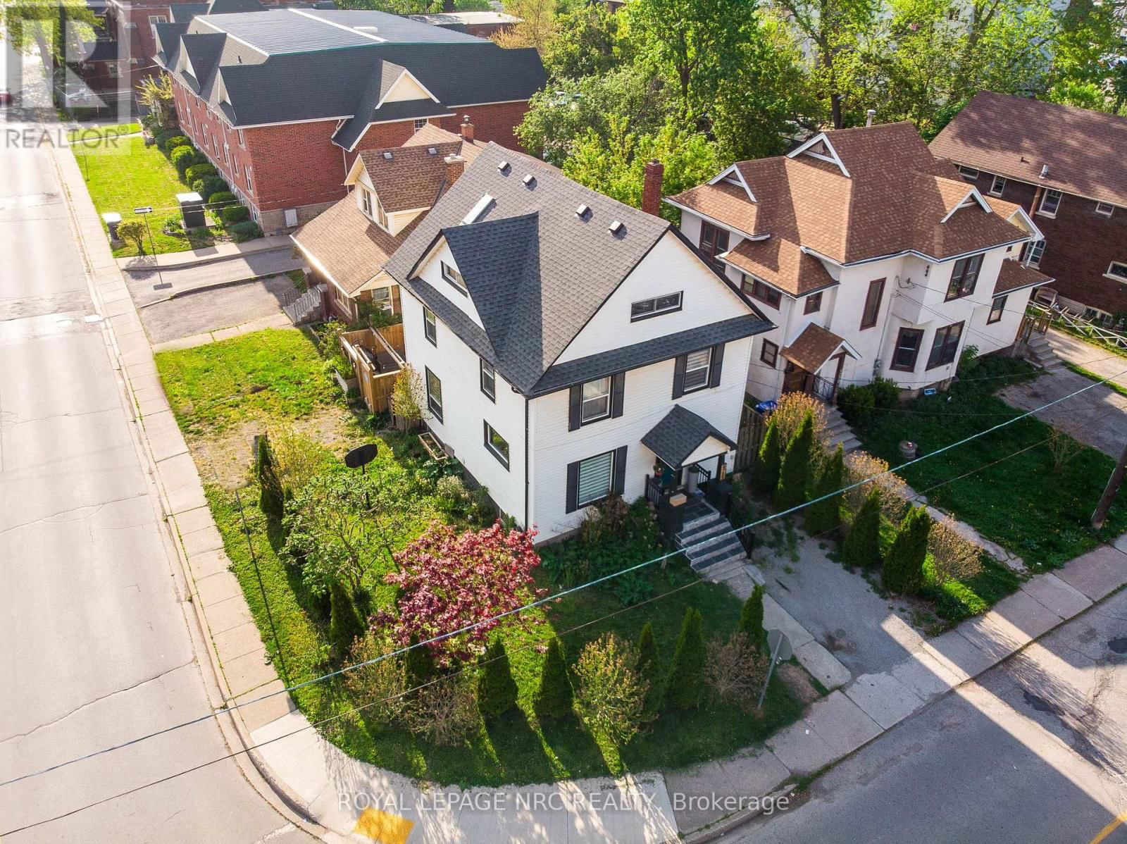 4789 SAINT CLAIR AVENUE Image 27