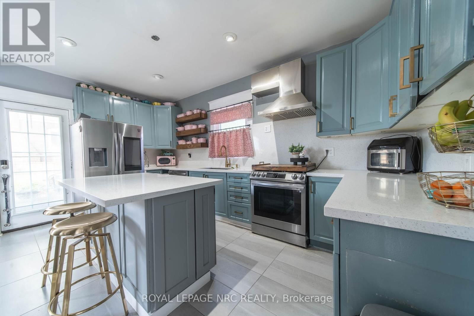4789 SAINT CLAIR AVENUE Image 3