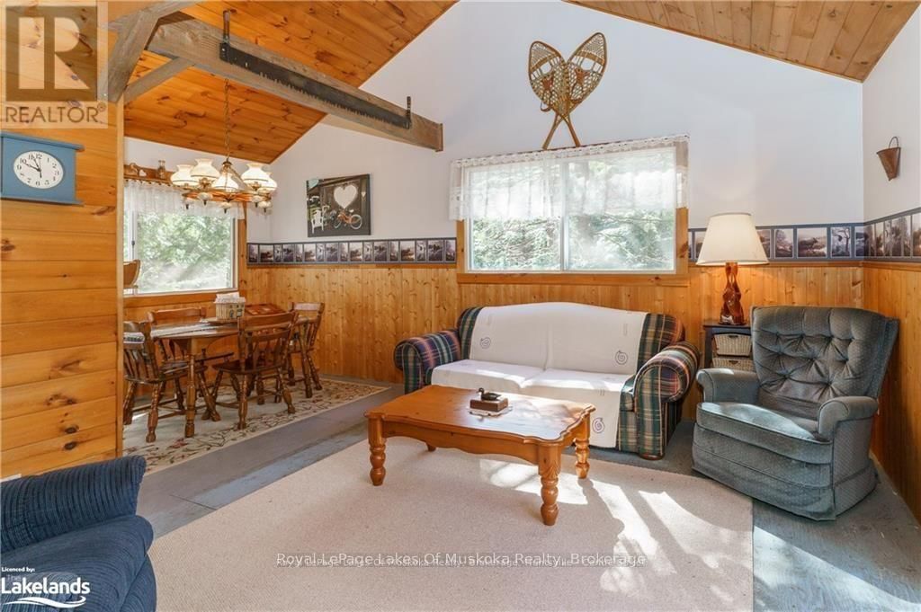 32 MAPLE LEAF DRIVE Image 13