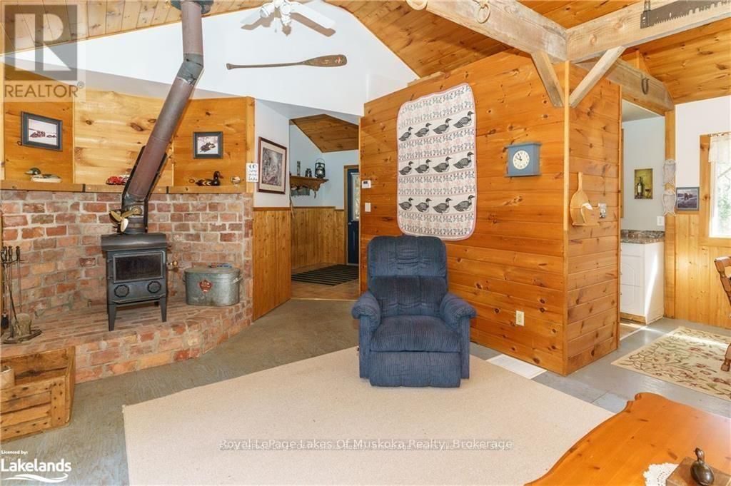 32 MAPLE LEAF DRIVE Image 15