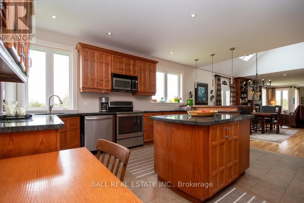 3072 WHITES ROAD Image 22