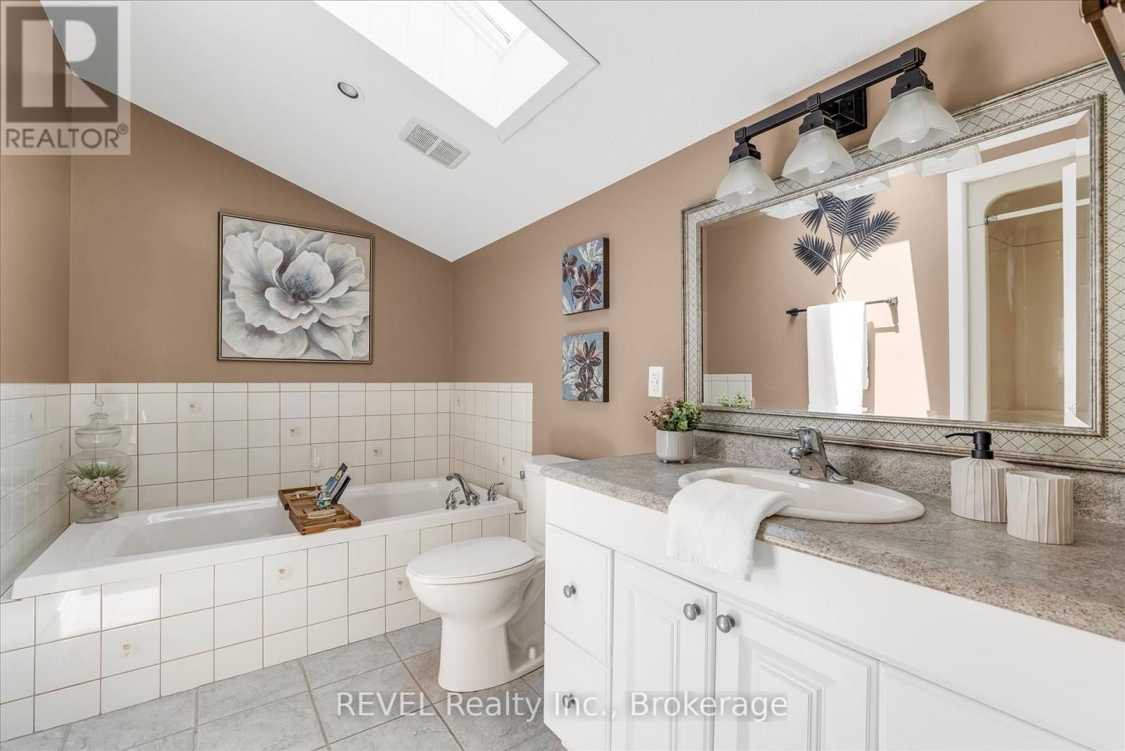 86 NEWPORT STREET Image 26