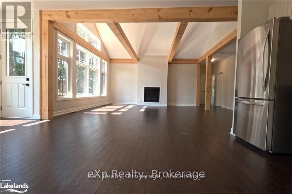 1052 GREENSVIEW DRIVE Image 2