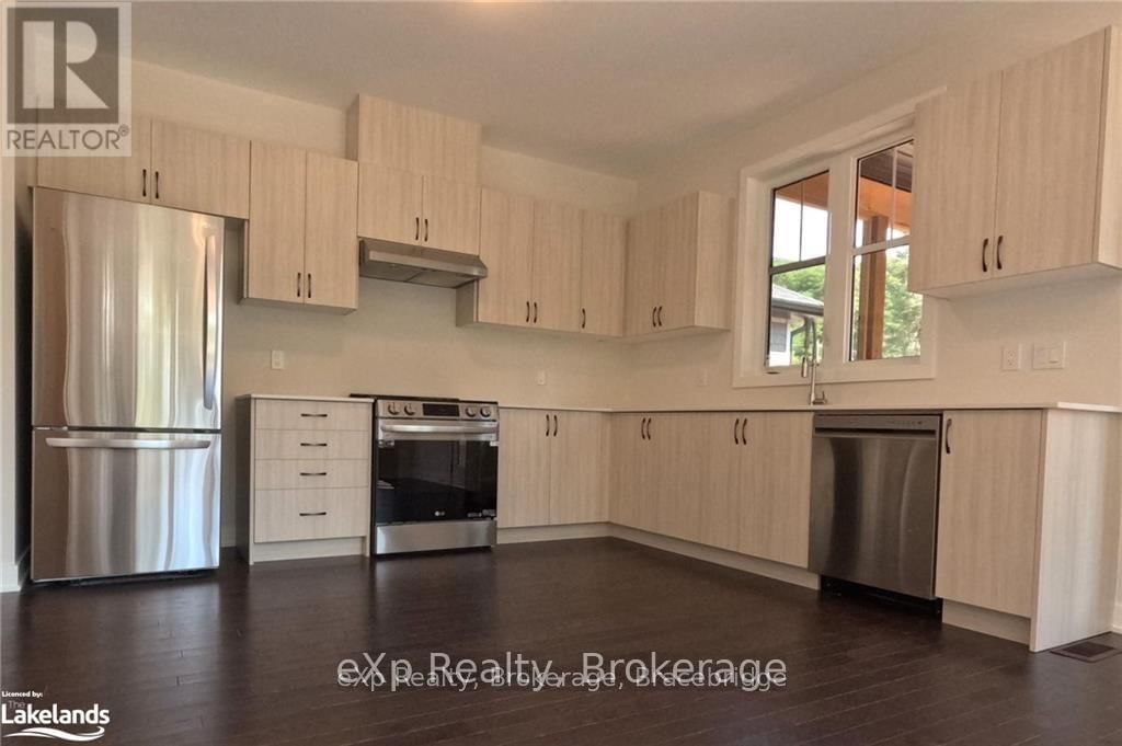 1052 GREENSVIEW DRIVE Image 3