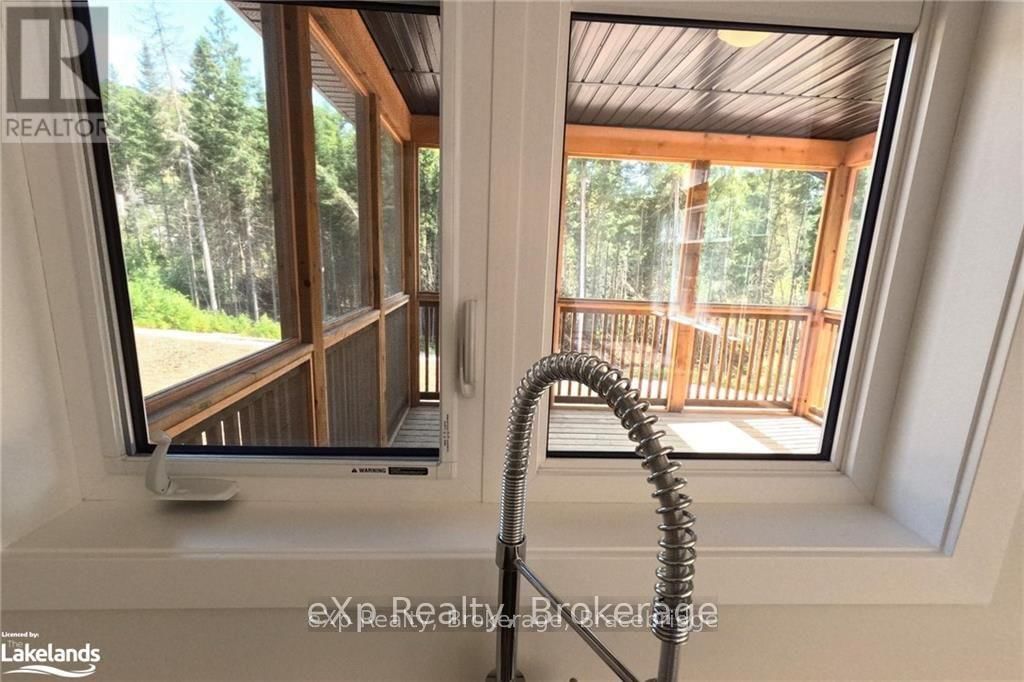 1052 GREENSVIEW DRIVE Image 5