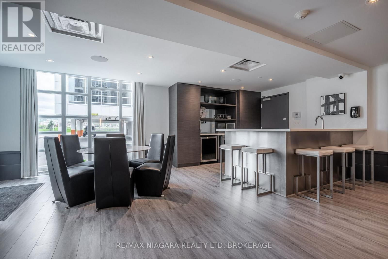 106 - 10 CONCORD PLACE Image 33