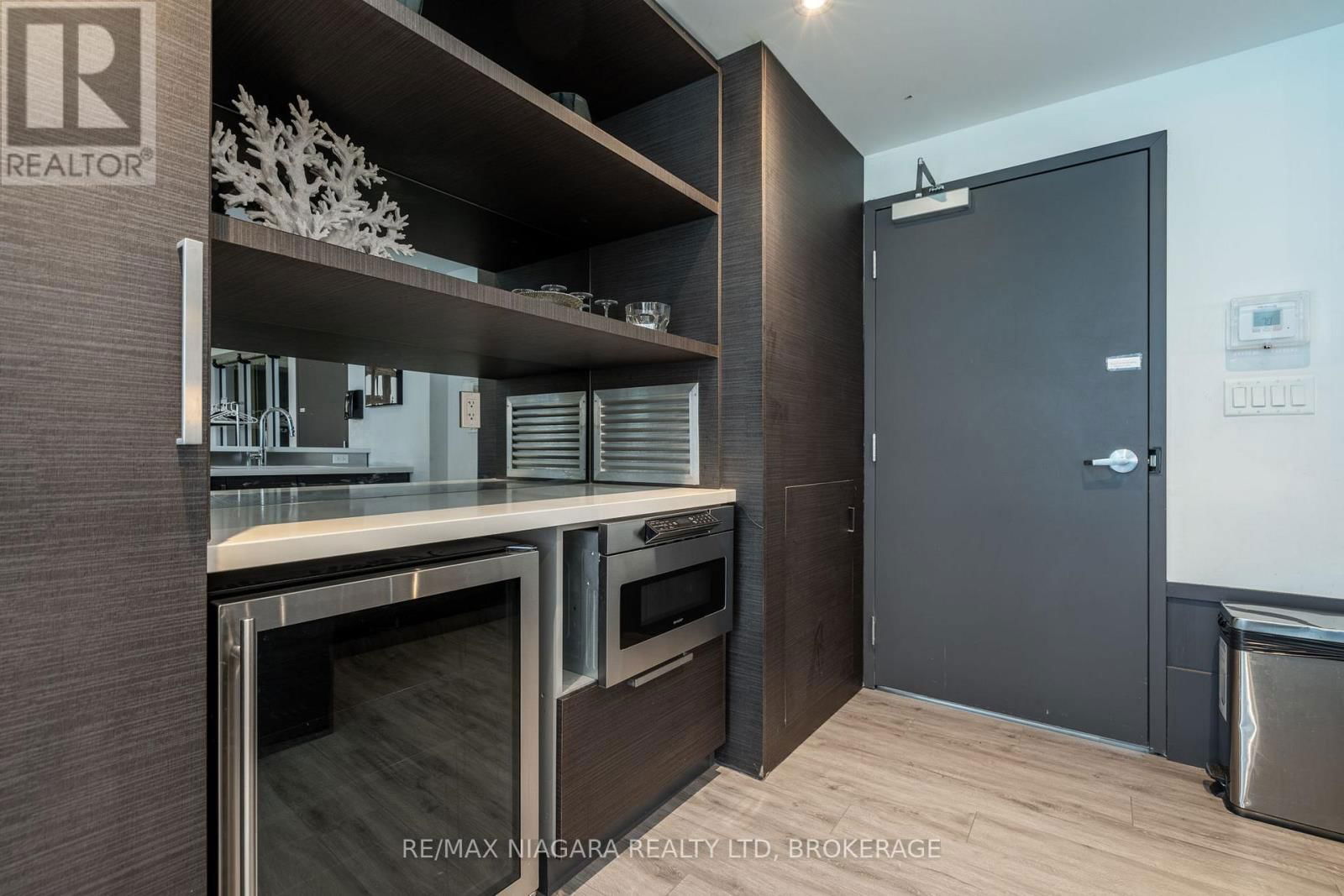 106 - 10 CONCORD PLACE Image 34