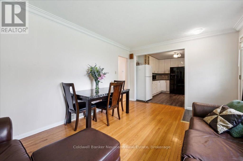 100 GUELPH STREET Image 10