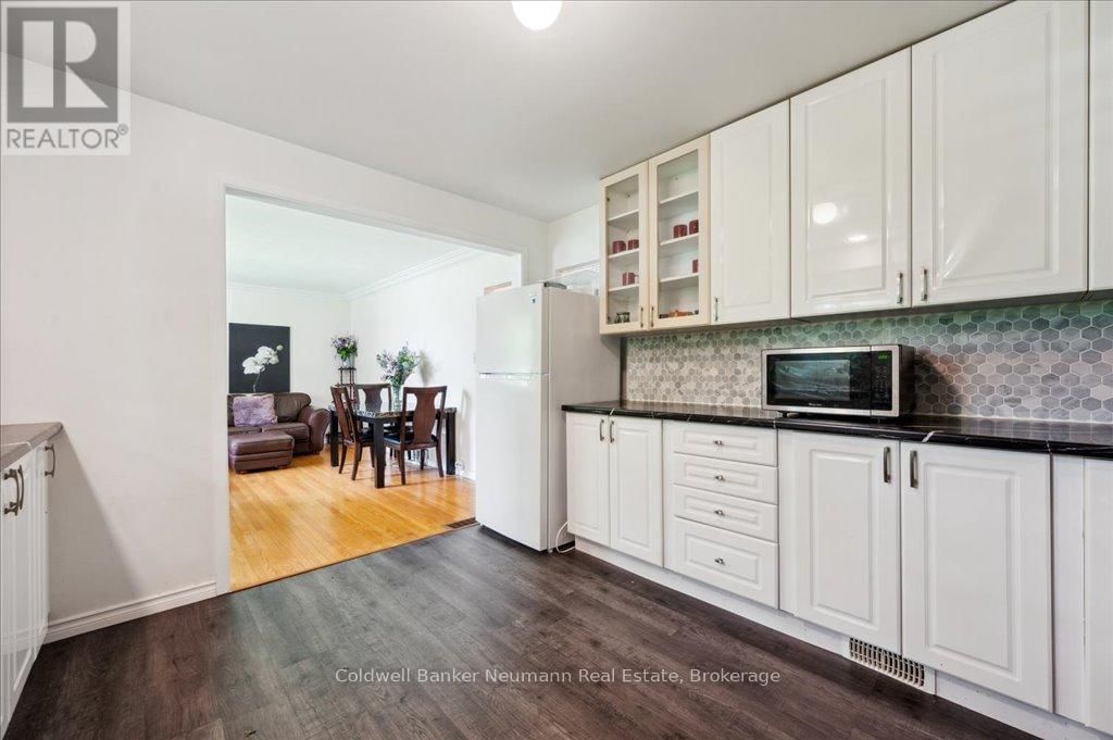 100 GUELPH STREET Image 13