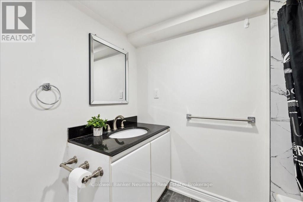 100 GUELPH STREET Image 27