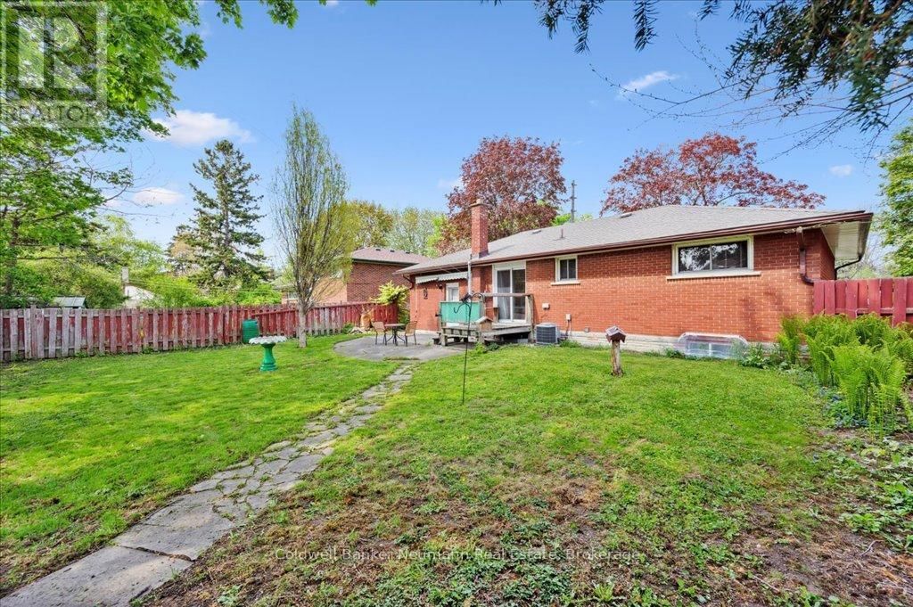 100 GUELPH STREET Image 34