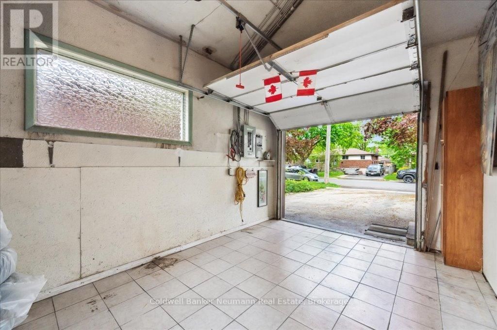 100 GUELPH STREET Image 39