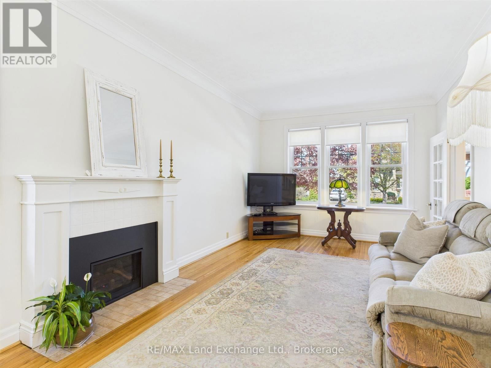 813 PRINCES STREET NORTH Image 11
