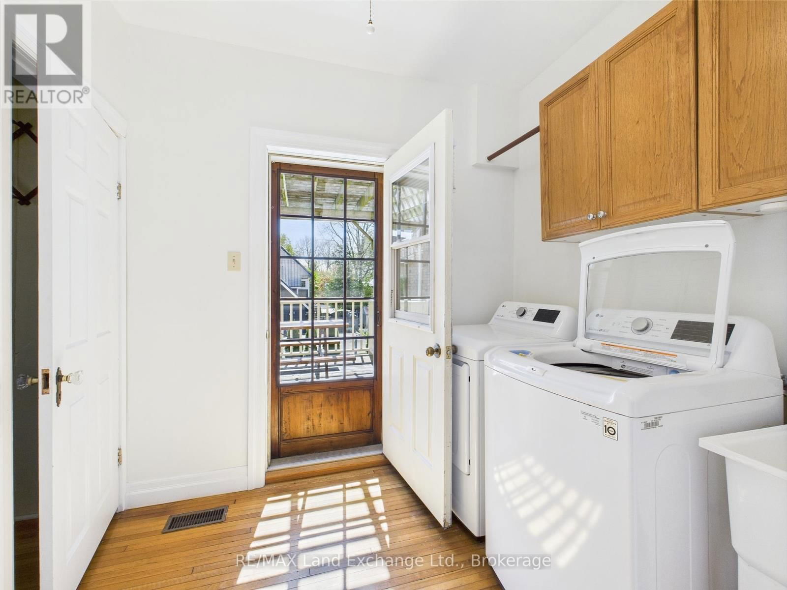 813 PRINCES STREET NORTH Image 22