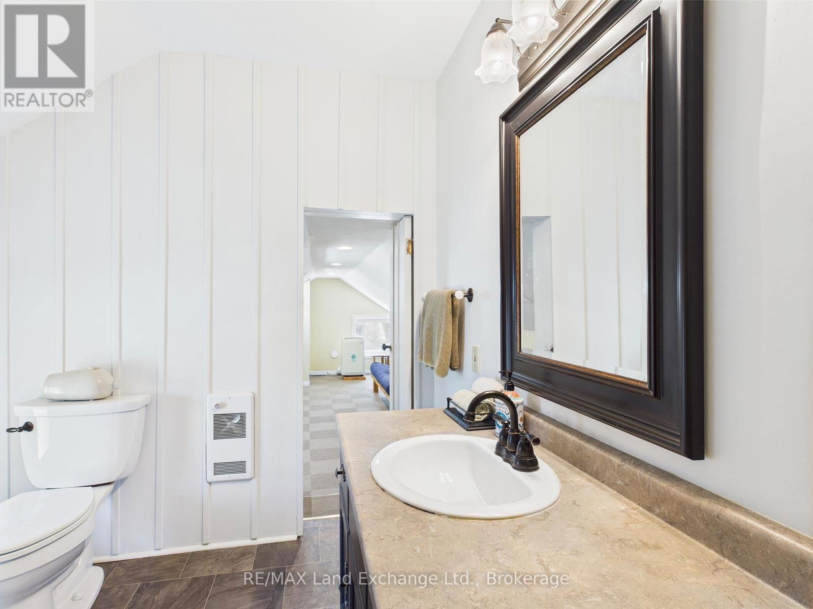 813 PRINCES STREET NORTH Image 32