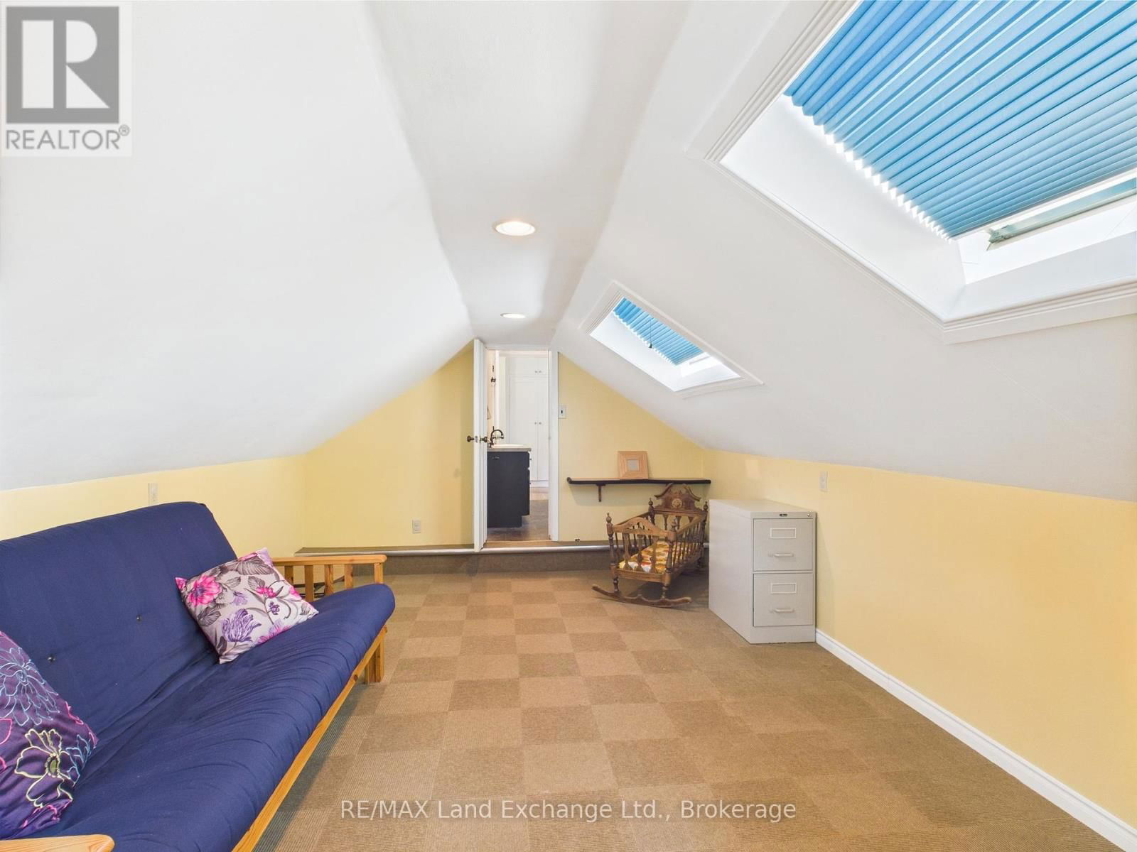 813 PRINCES STREET NORTH Image 33