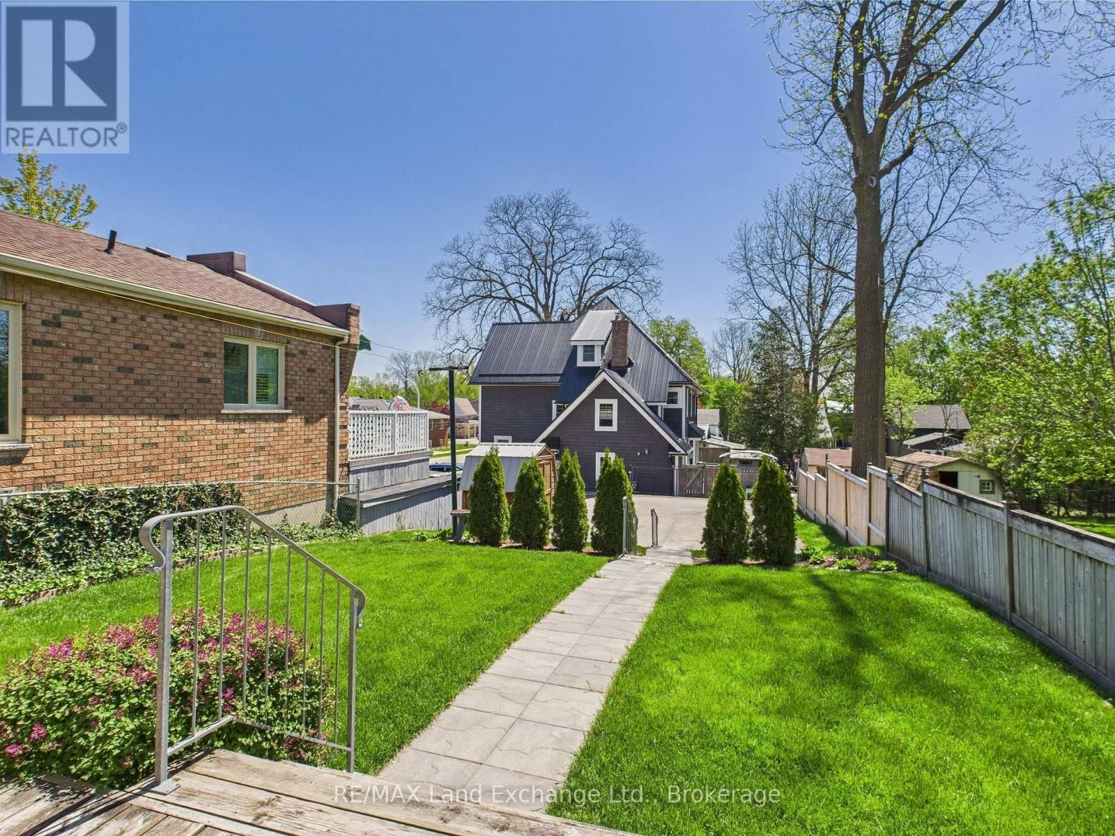 813 PRINCES STREET NORTH Image 36