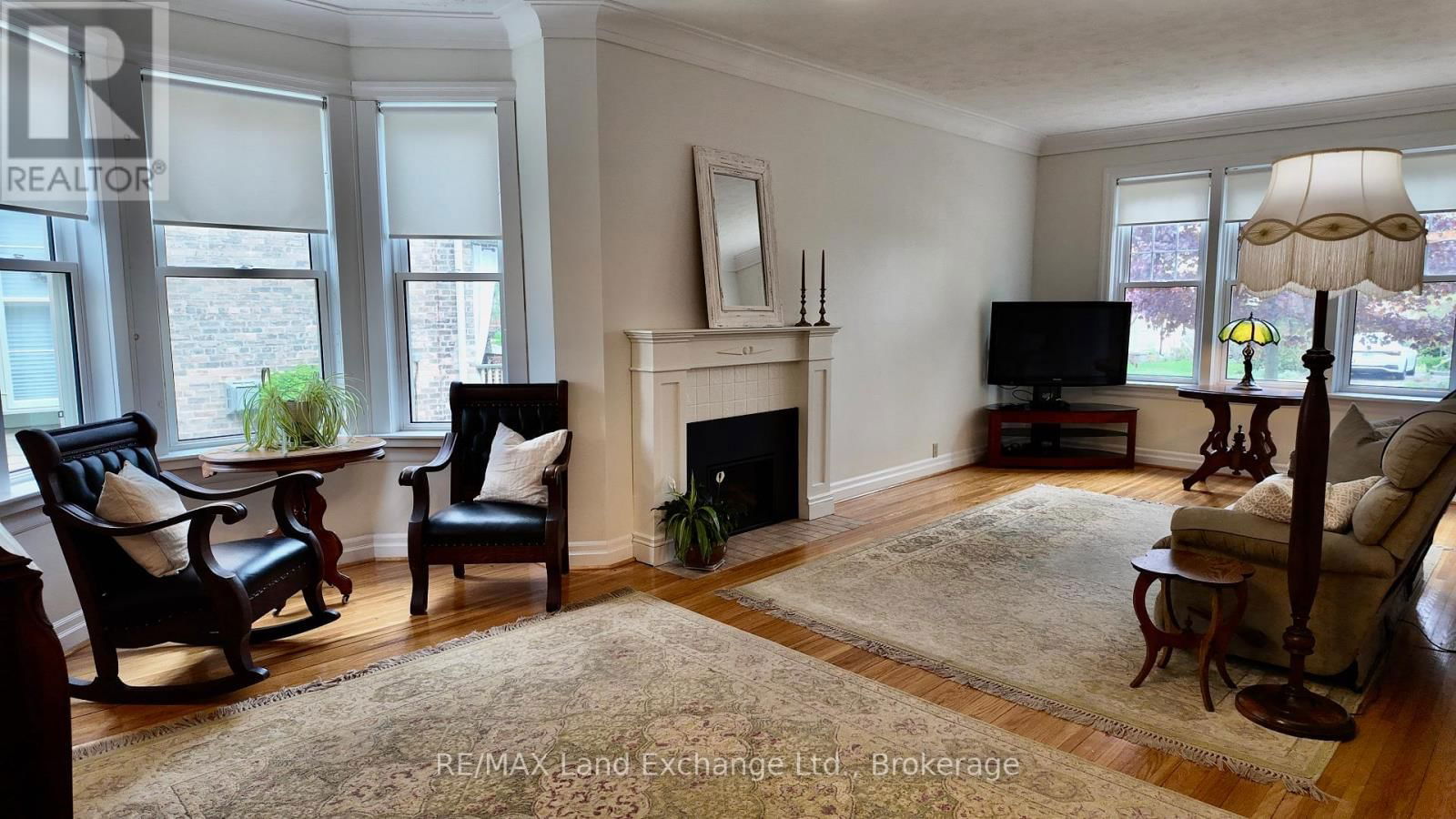813 PRINCES STREET NORTH Image 9