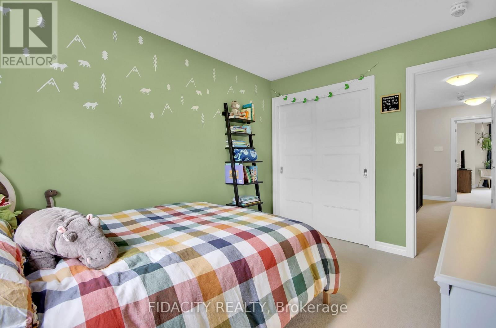 284 WOOD ACRES GROVE Image 32
