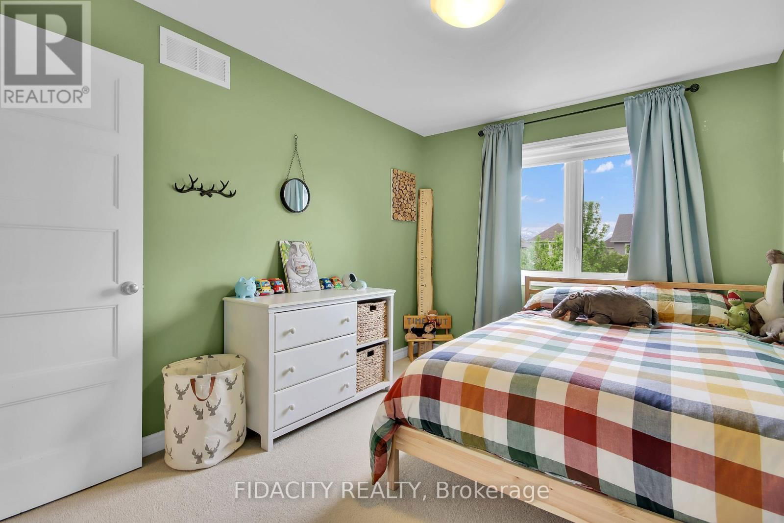 284 WOOD ACRES GROVE Image 33