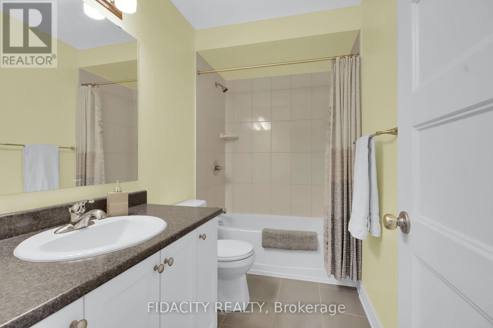 284 WOOD ACRES GROVE Image 37