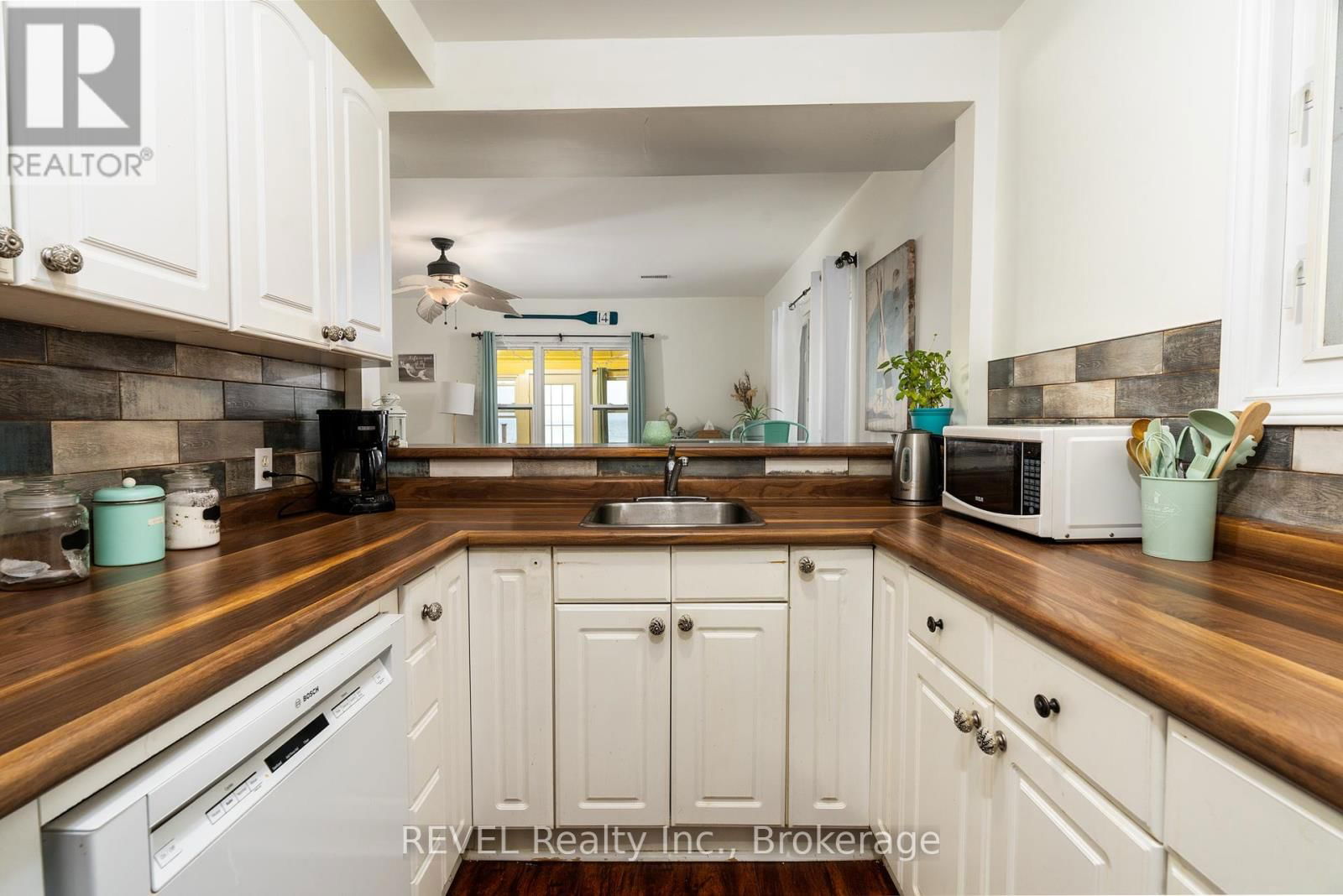 3819 TERRACE LANE Image 16