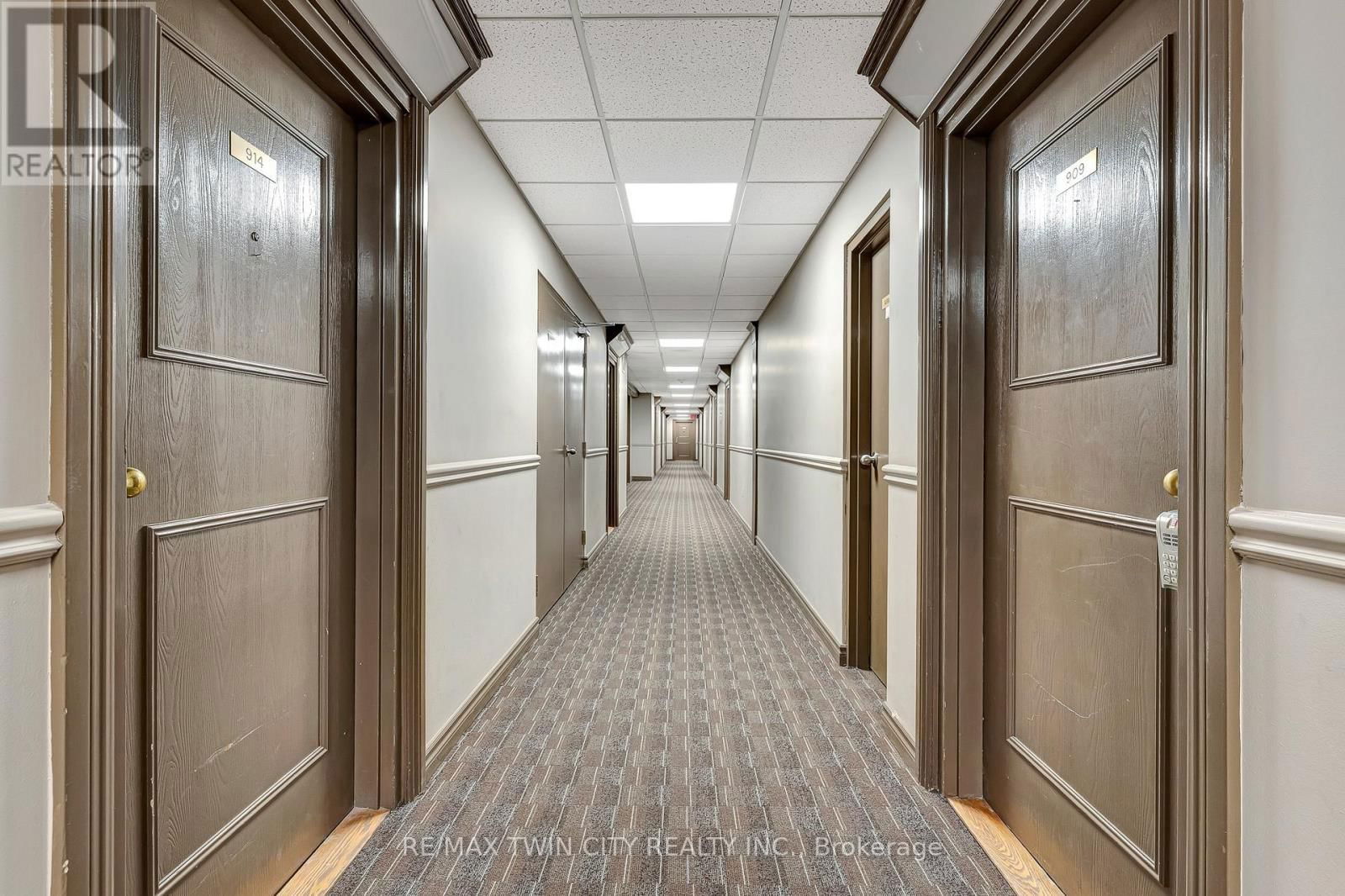 909 - 35 GREEN VALLEY DRIVE Image 20
