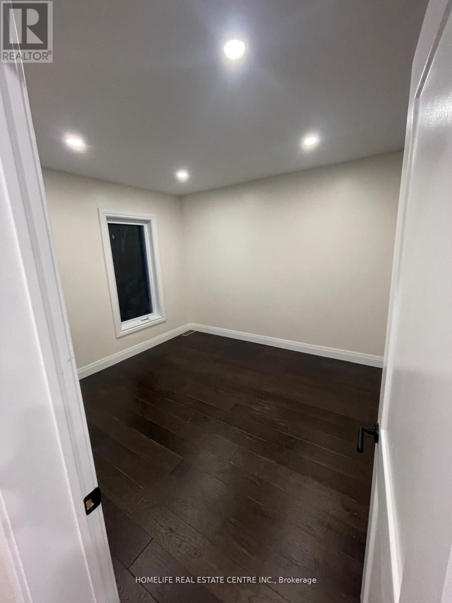 4 MINTO AVENUE Image 13