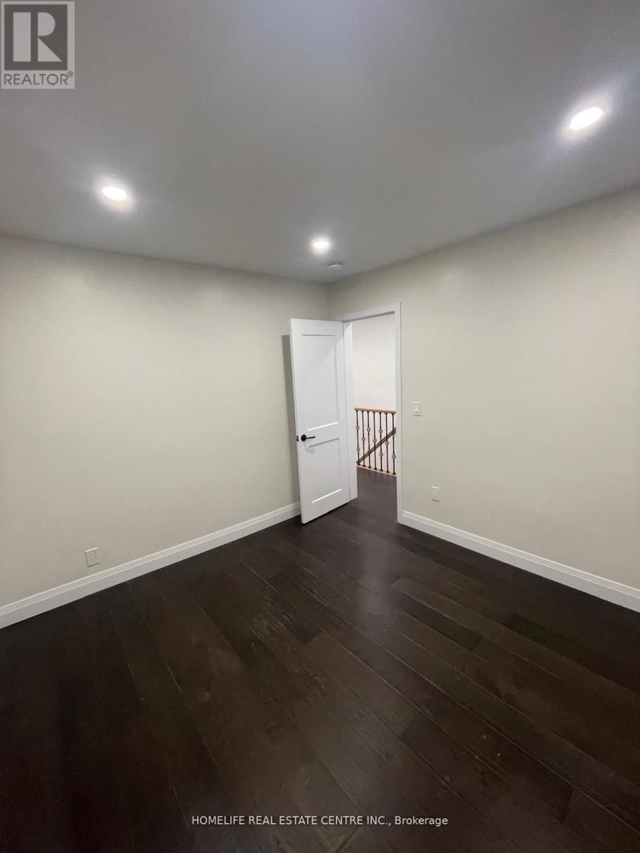 4 MINTO AVENUE Image 14