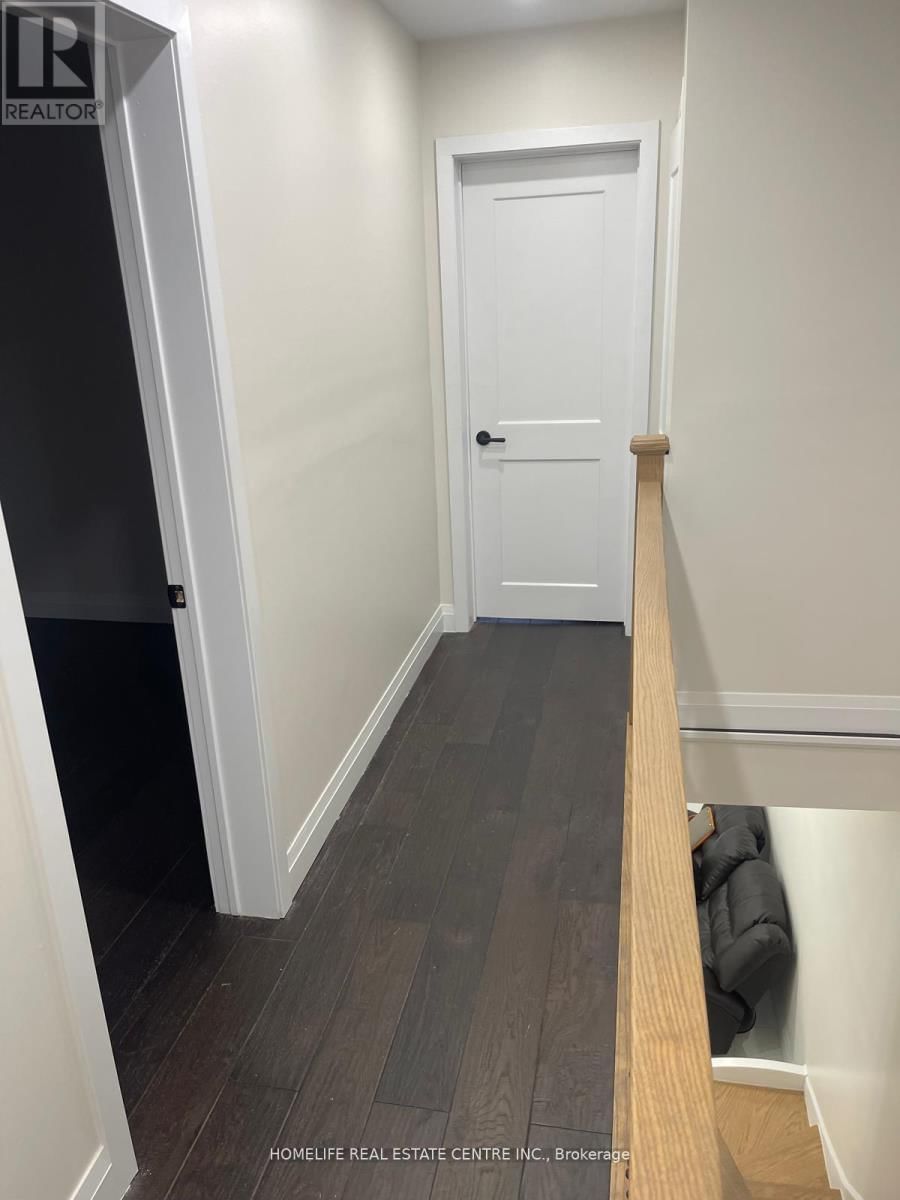 4 MINTO AVENUE Image 20