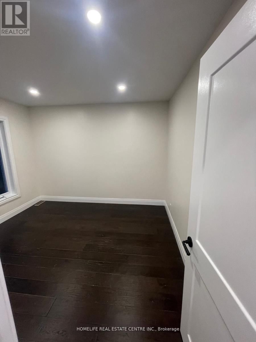 4 MINTO AVENUE Image 25