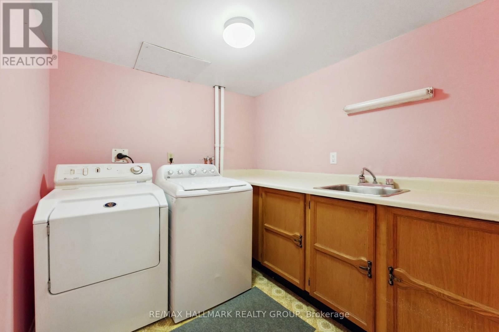 12 - 110 WALNUT COURT Image 28